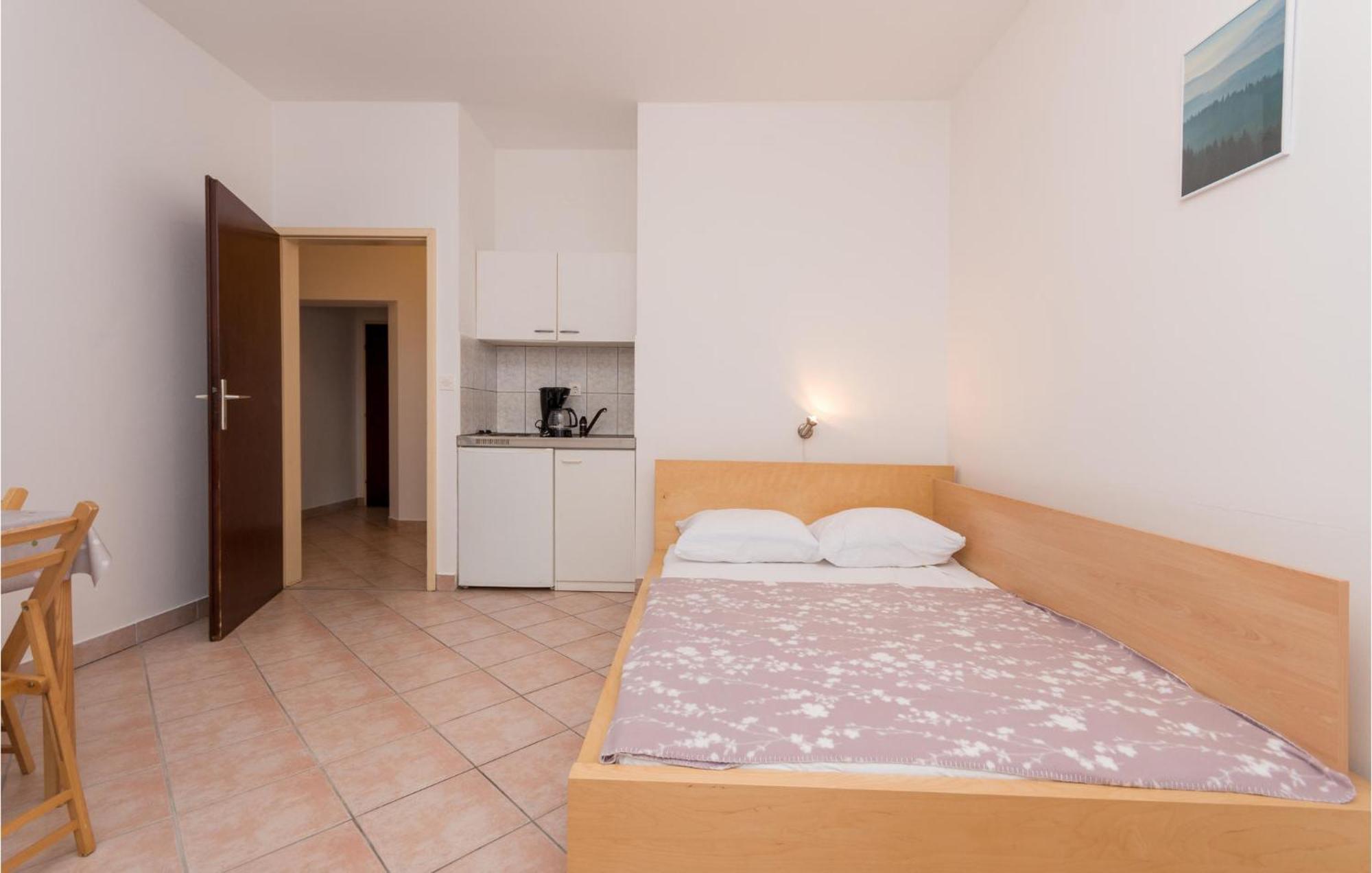 Awesome Apartment In Sveti Filip I Jakov W/ 1 Bedrooms Esterno foto